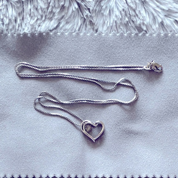 Heart Pendant Necklace - Picture 2 of 4